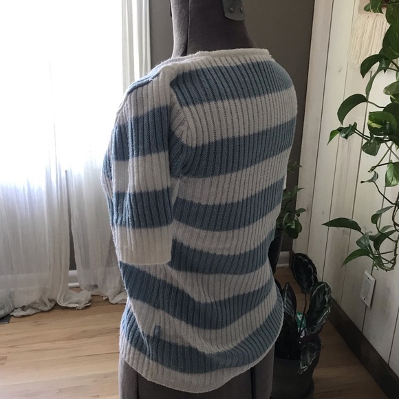 Vintage blue and white short-sleeved sweater top - Picture 2 of 3